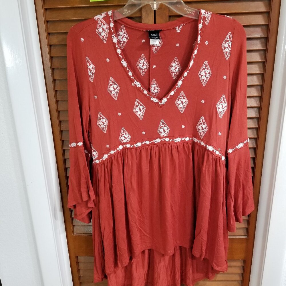 Torrid Super Soft Embroidered Babydoll Tee with bell sleeves, Size 00, Orange